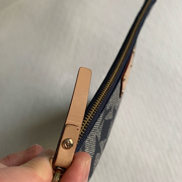 Kate Spade ‘ace of spades’ Adrianne pouch - Picture 4 of 12